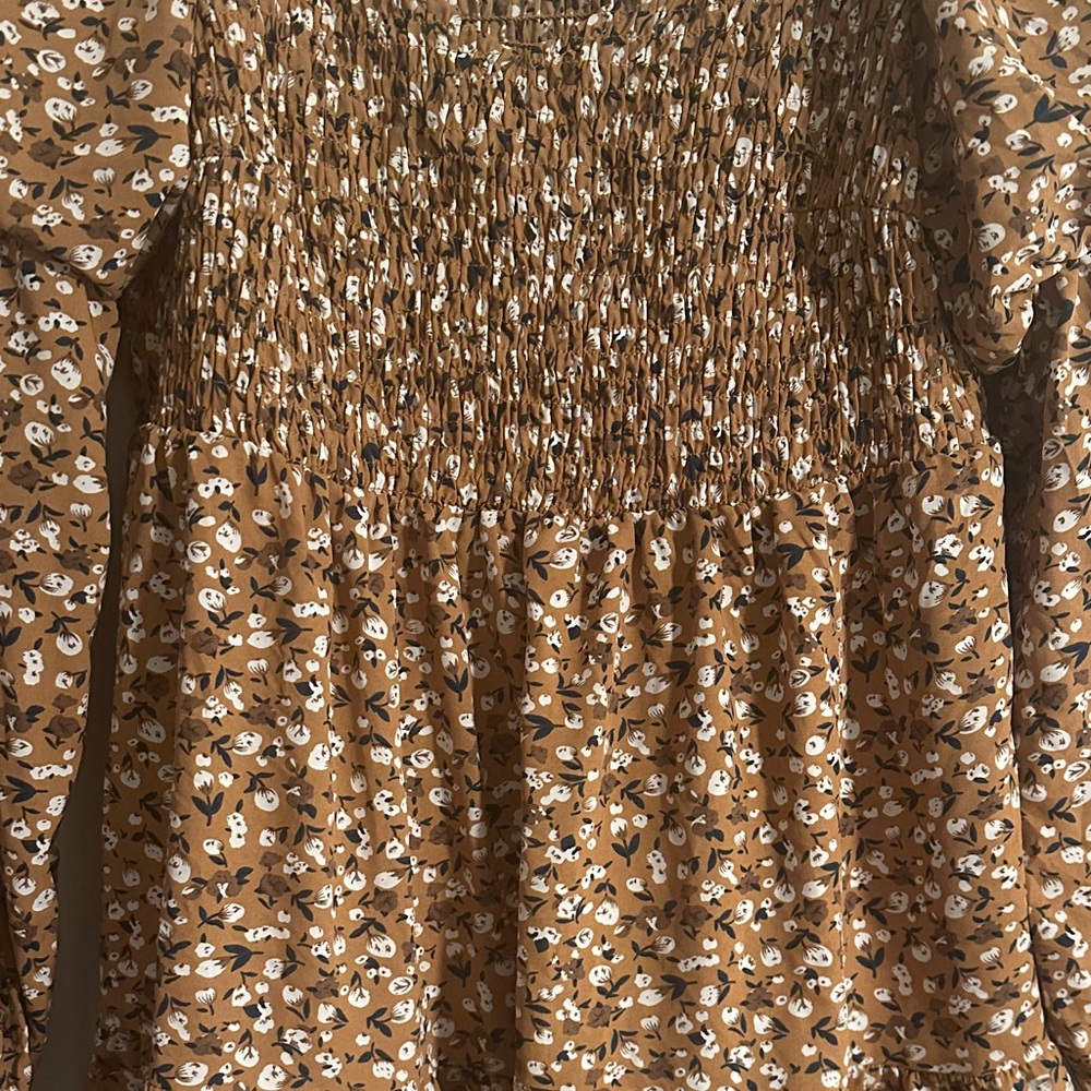 Brown Floral Smocked Mini Dress 🤎 - Picture 3 of 6